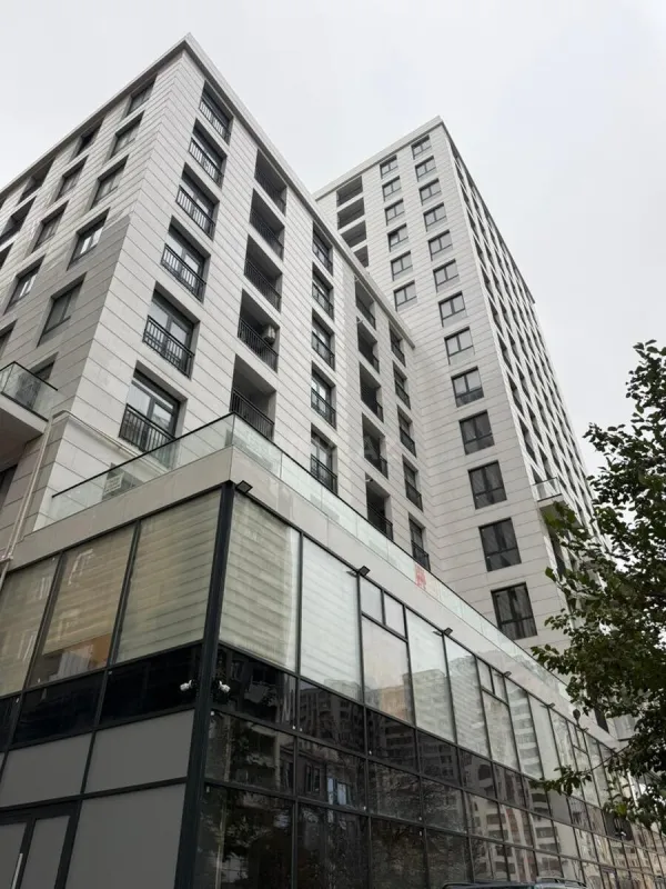 Satılır 4 otaqlı mənzil 149 m²