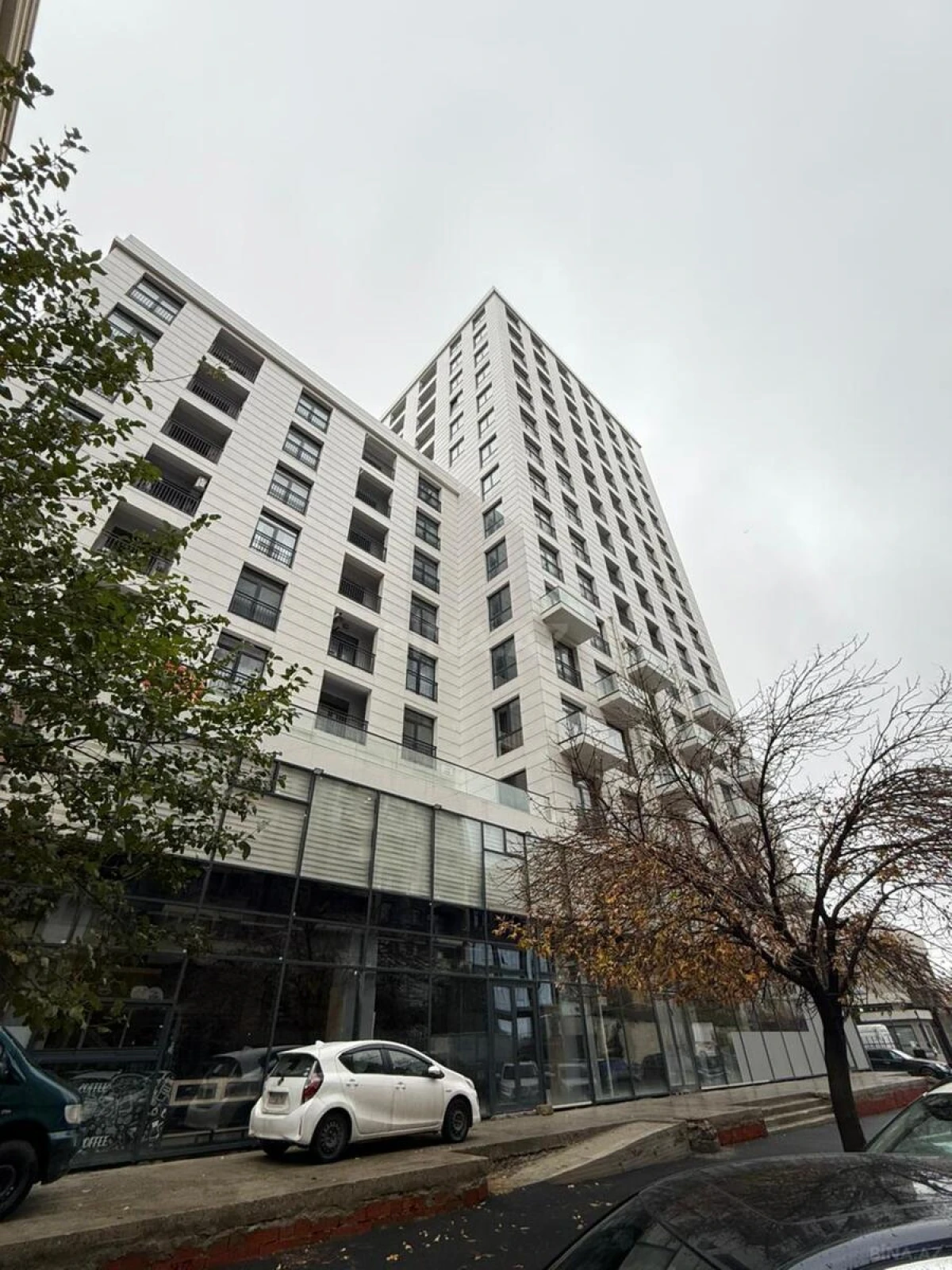 Satılır 4 otaqlı mənzil 149 m²