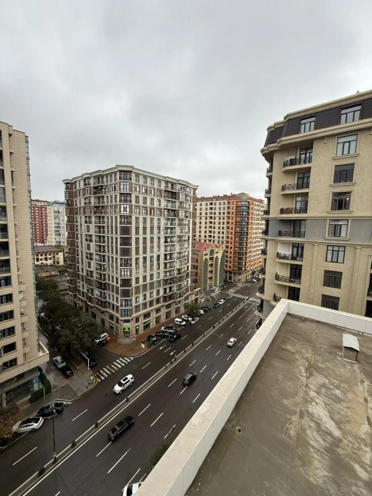 Satılır 4 otaqlı mənzil 149 m²