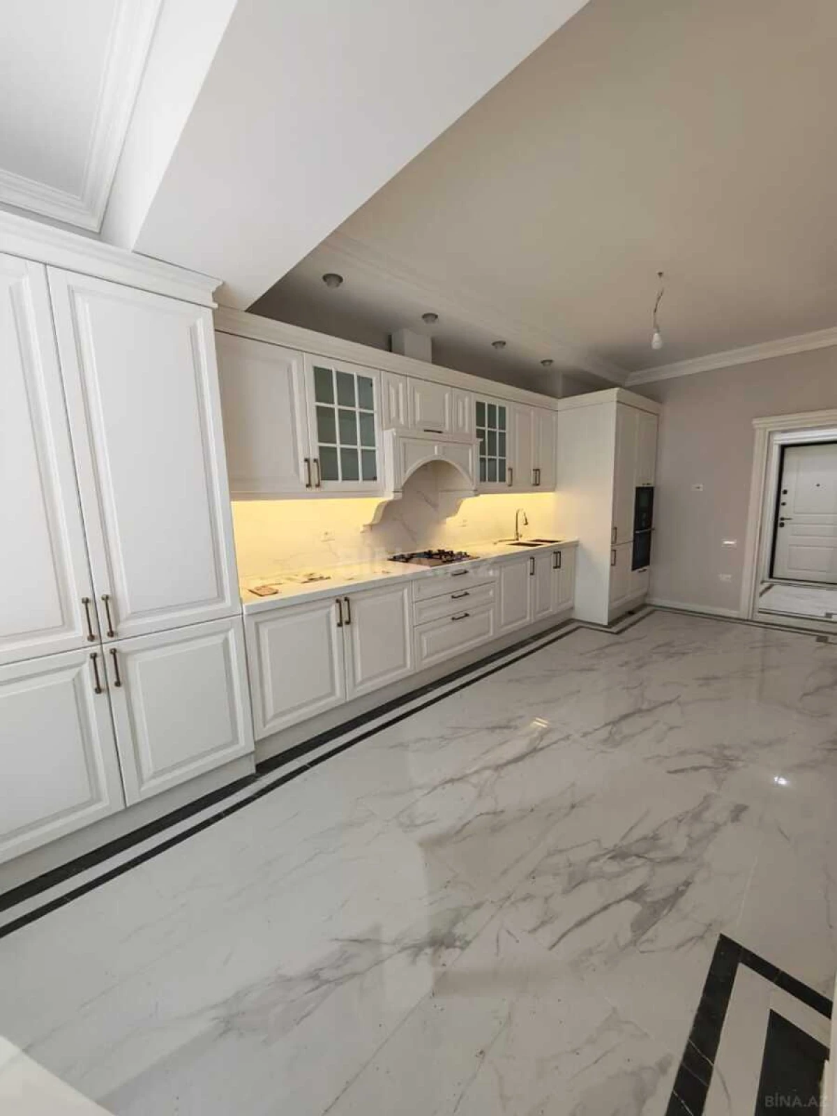 Satılır 3 otaqlı mənzil 112 m²