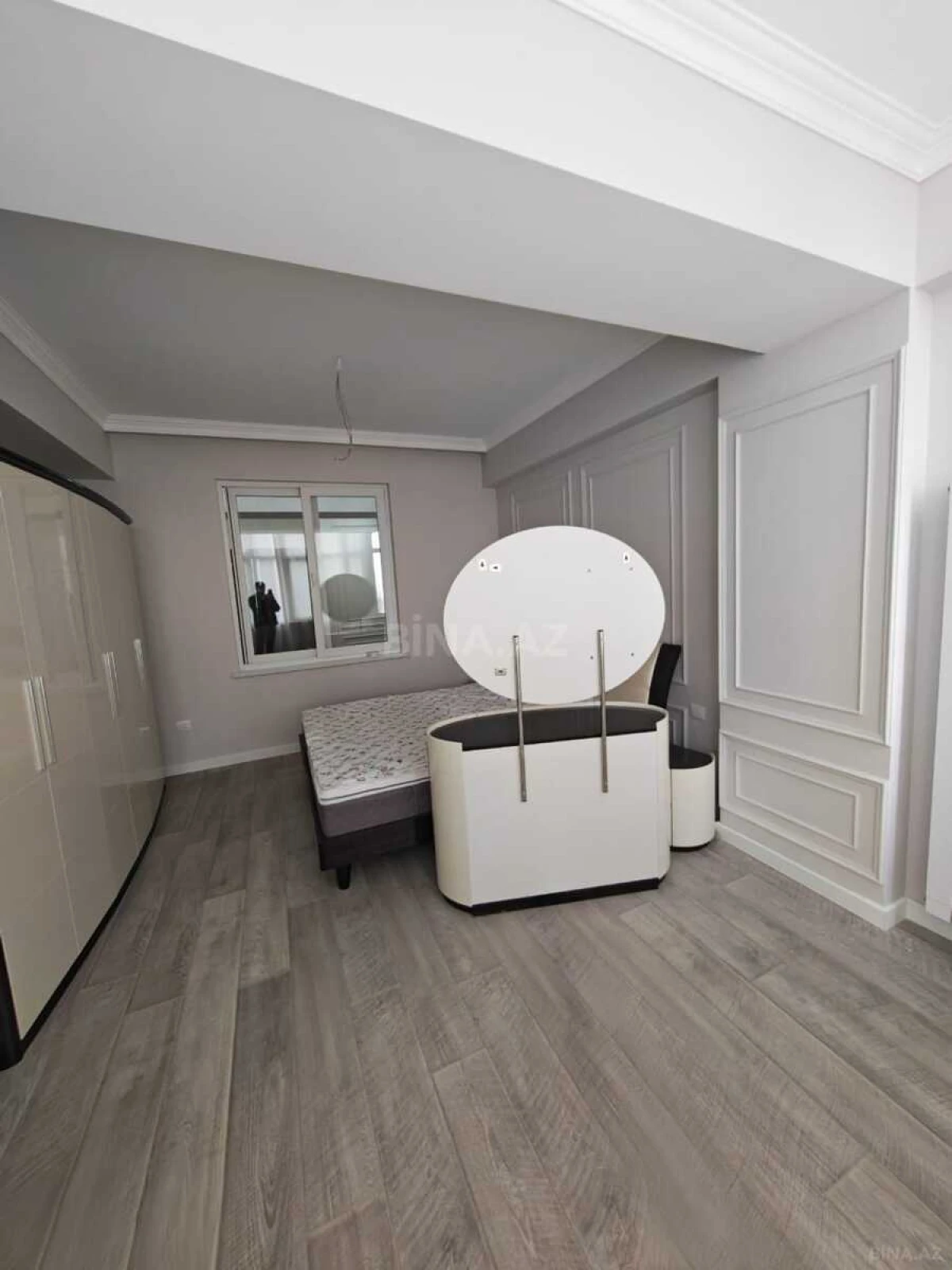 Satılır 3 otaqlı mənzil 112 m²