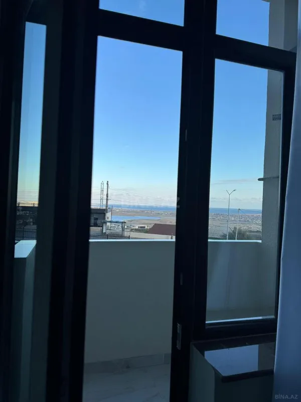 Satılır 3 otaqlı mənzil 138 m²