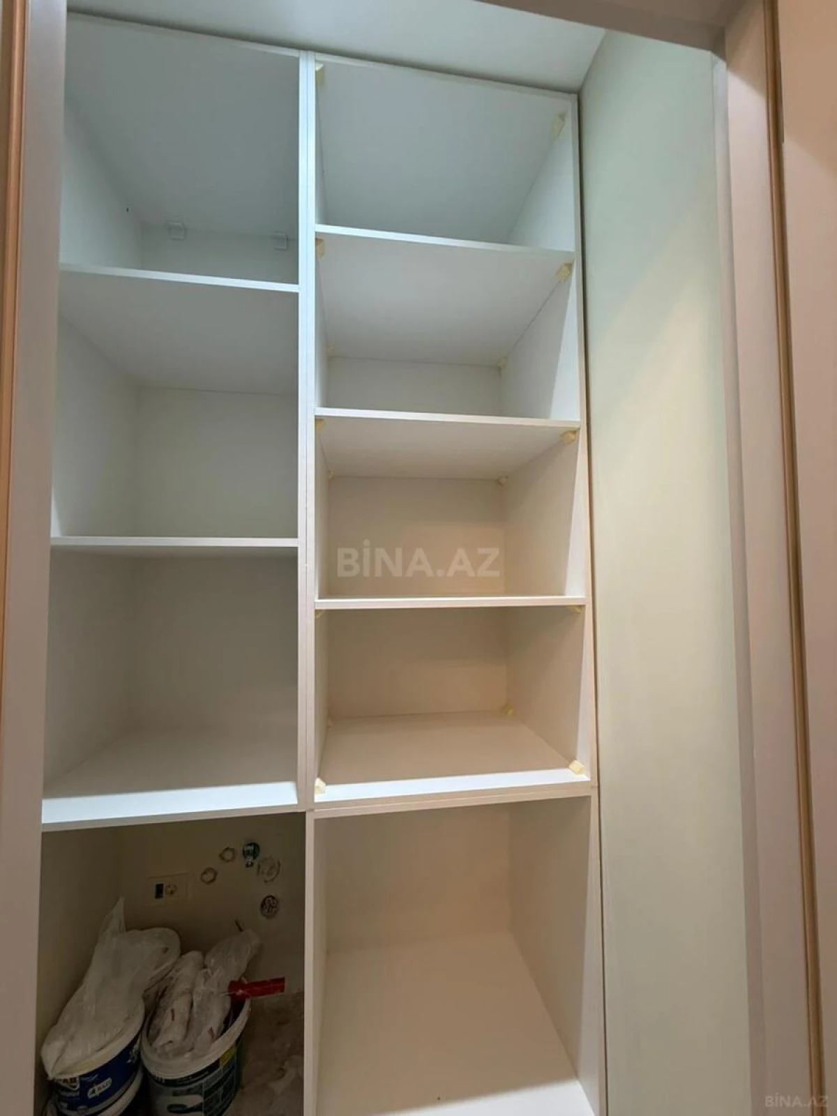 Satılır 3 otaqlı mənzil 138 m²