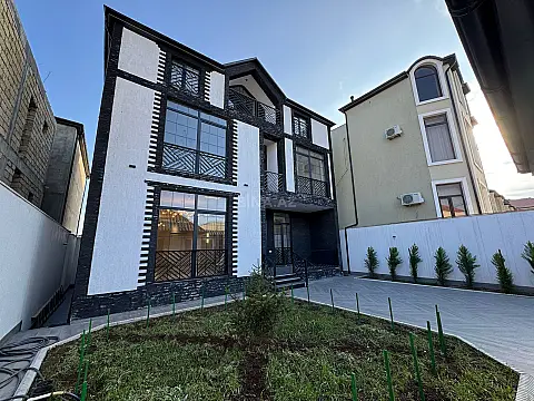 Satılır 9 otaqlı həyət evi 440 m² — Bakı, Badamdar 9 otaq 440.00 m²