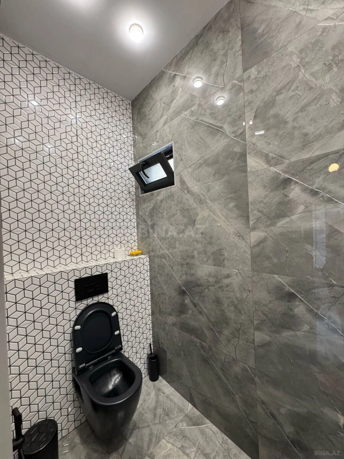 Satılır 9 otaqlı həyət evi 440 m²