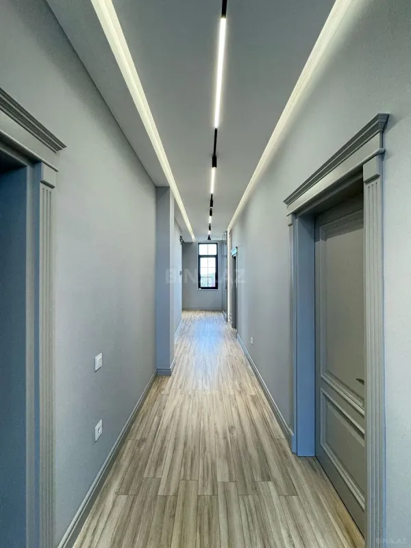 Satılır 9 otaqlı həyət evi 440 m²