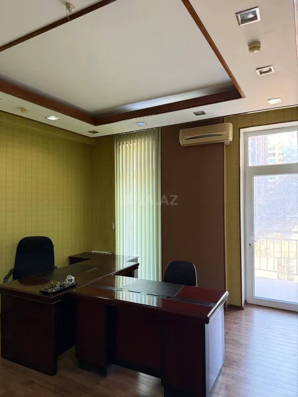 Kirayə verilir 7 otaqlı ofis 300 m²