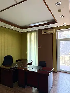 Kirayə verilir 7 otaqlı ofis 300 m²
