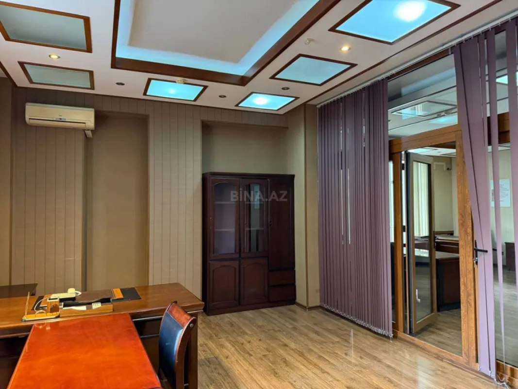 Kirayə verilir 7 otaqlı ofis 300 m²