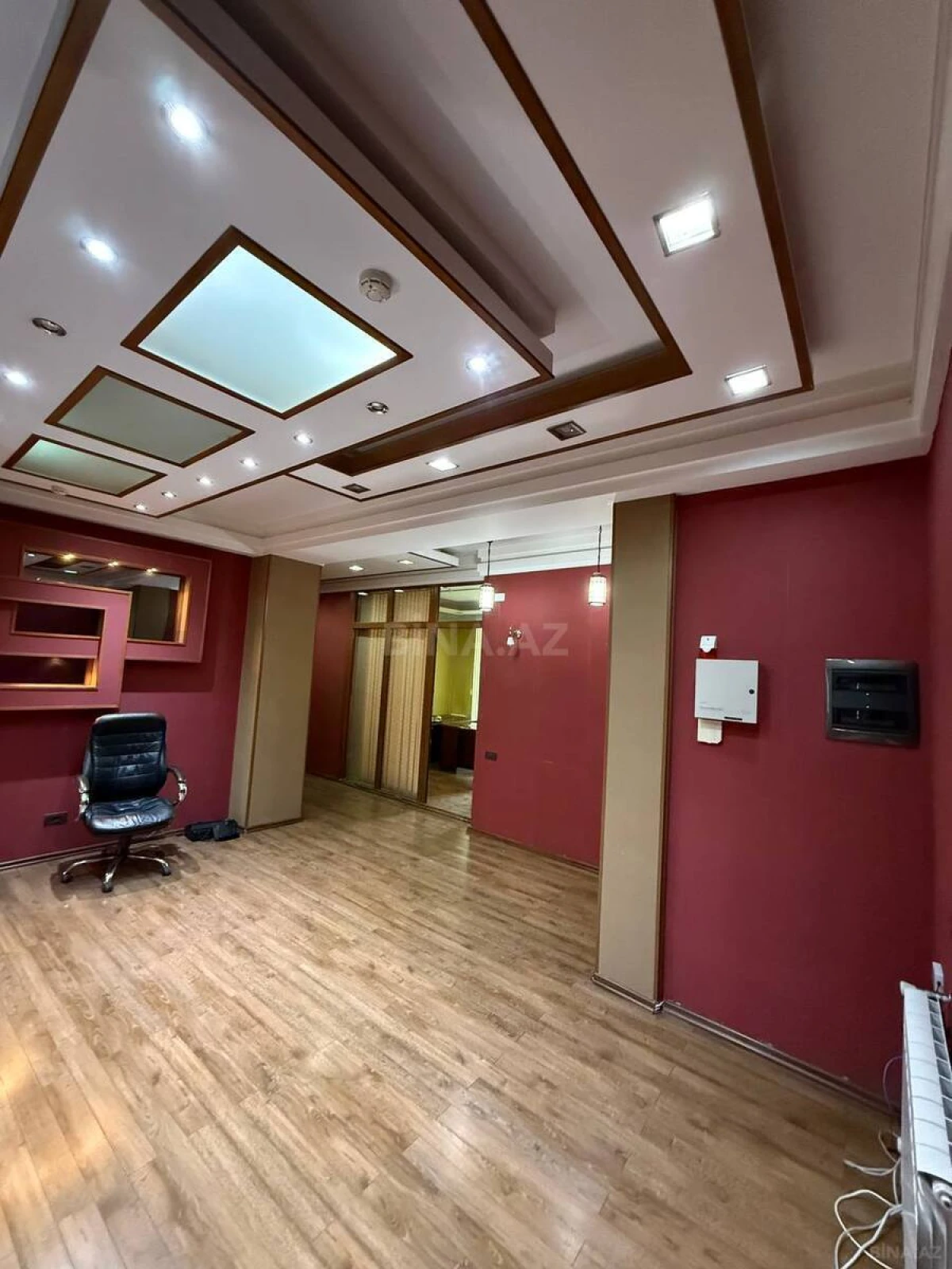 Kirayə verilir 7 otaqlı ofis 300 m²