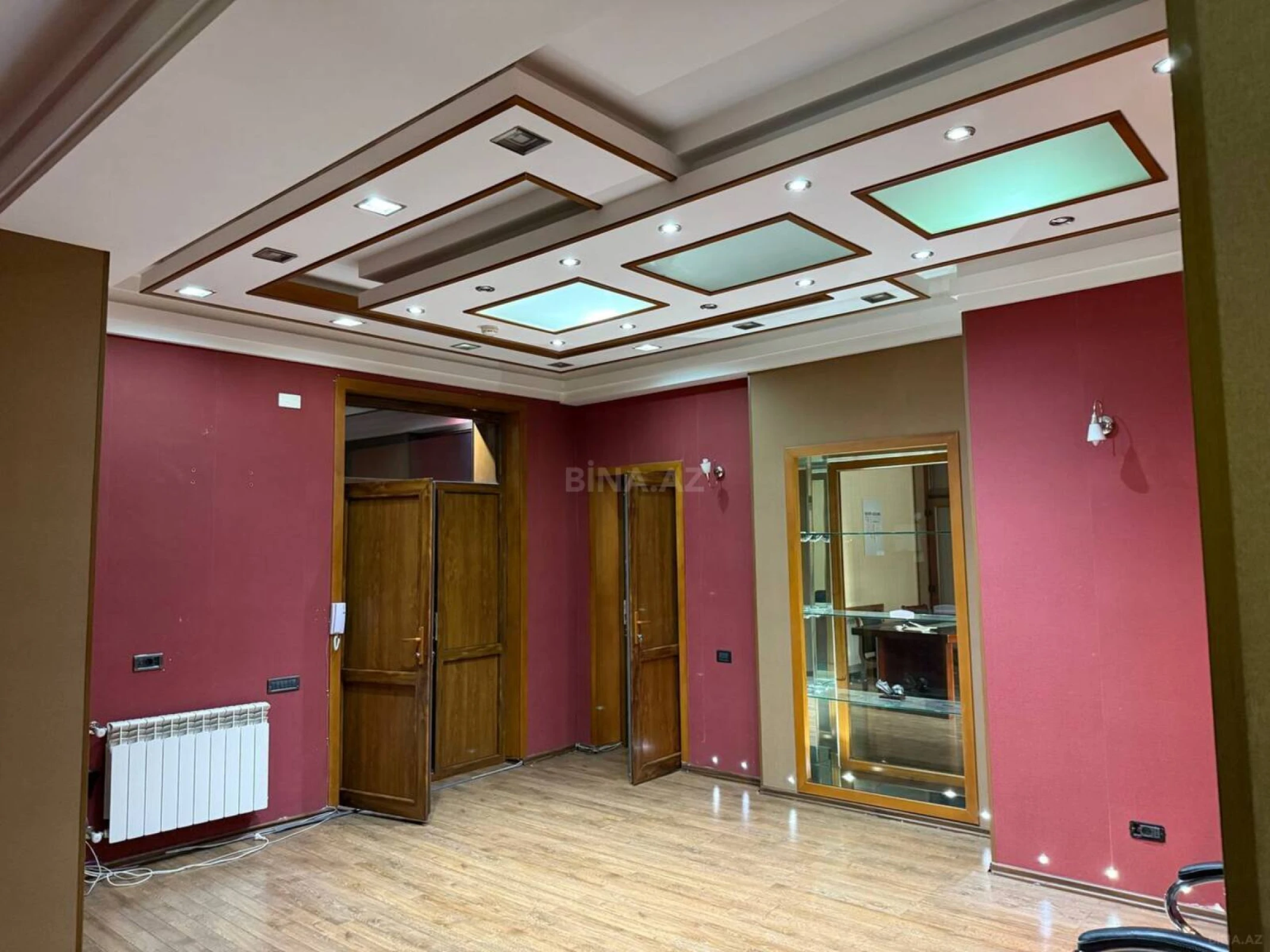 Kirayə verilir 7 otaqlı ofis 300 m²