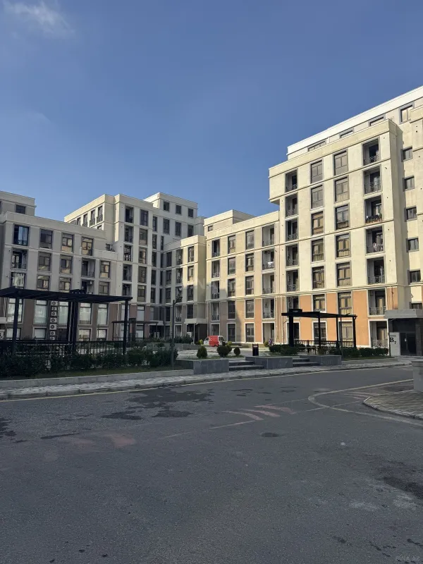 Satılır 3 otaqlı mənzil 118.5 m²