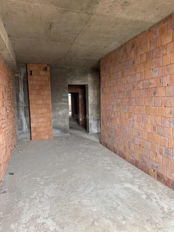 Satılır 3 otaqlı mənzil 118.5 m²
