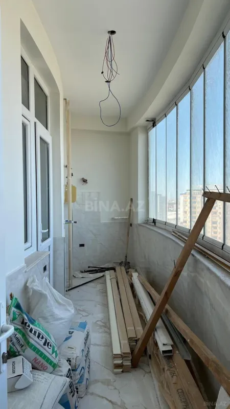 Satılır 3 otaqlı mənzil 155.6 m²