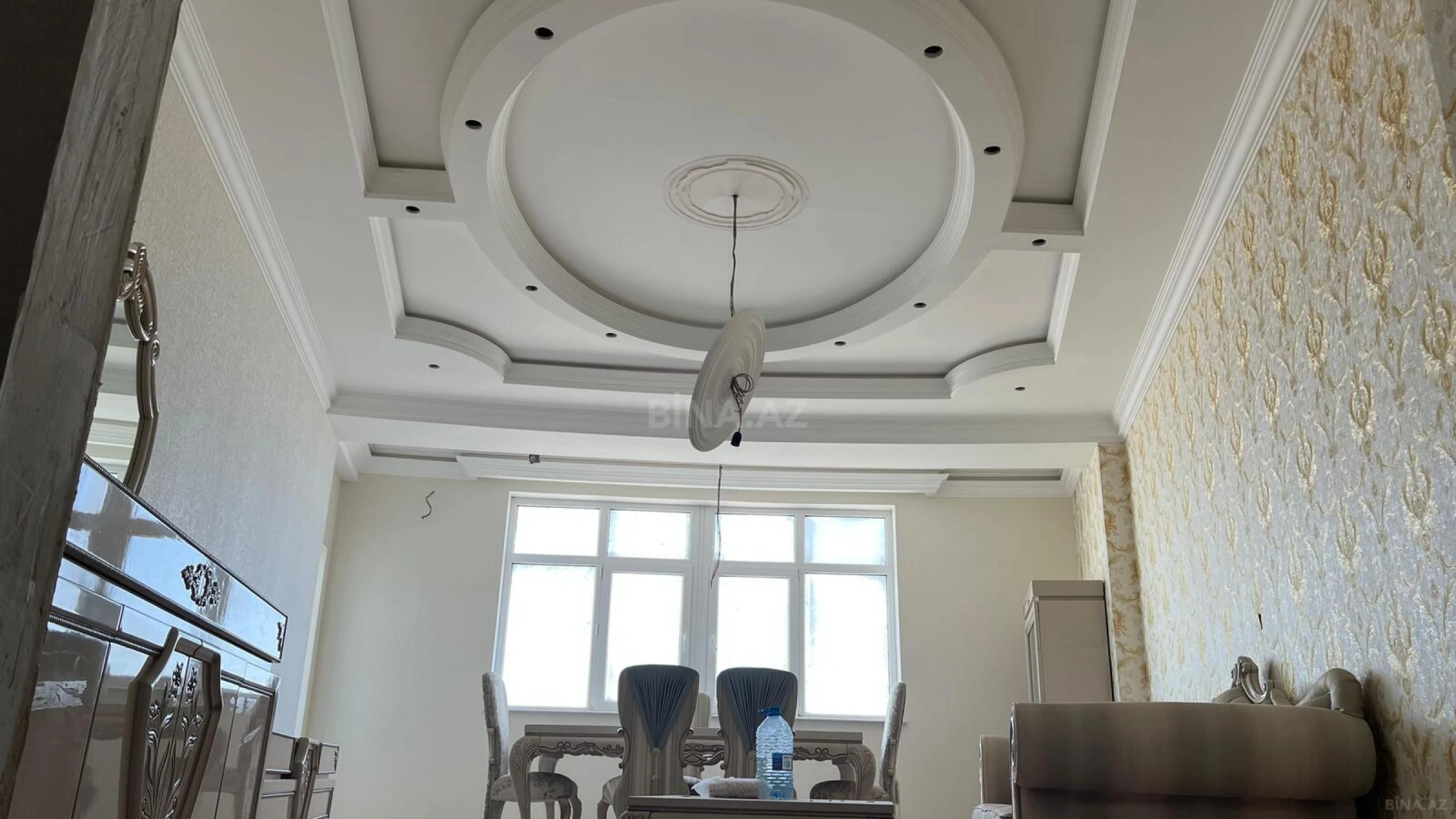 Satılır 3 otaqlı mənzil 155.6 m²