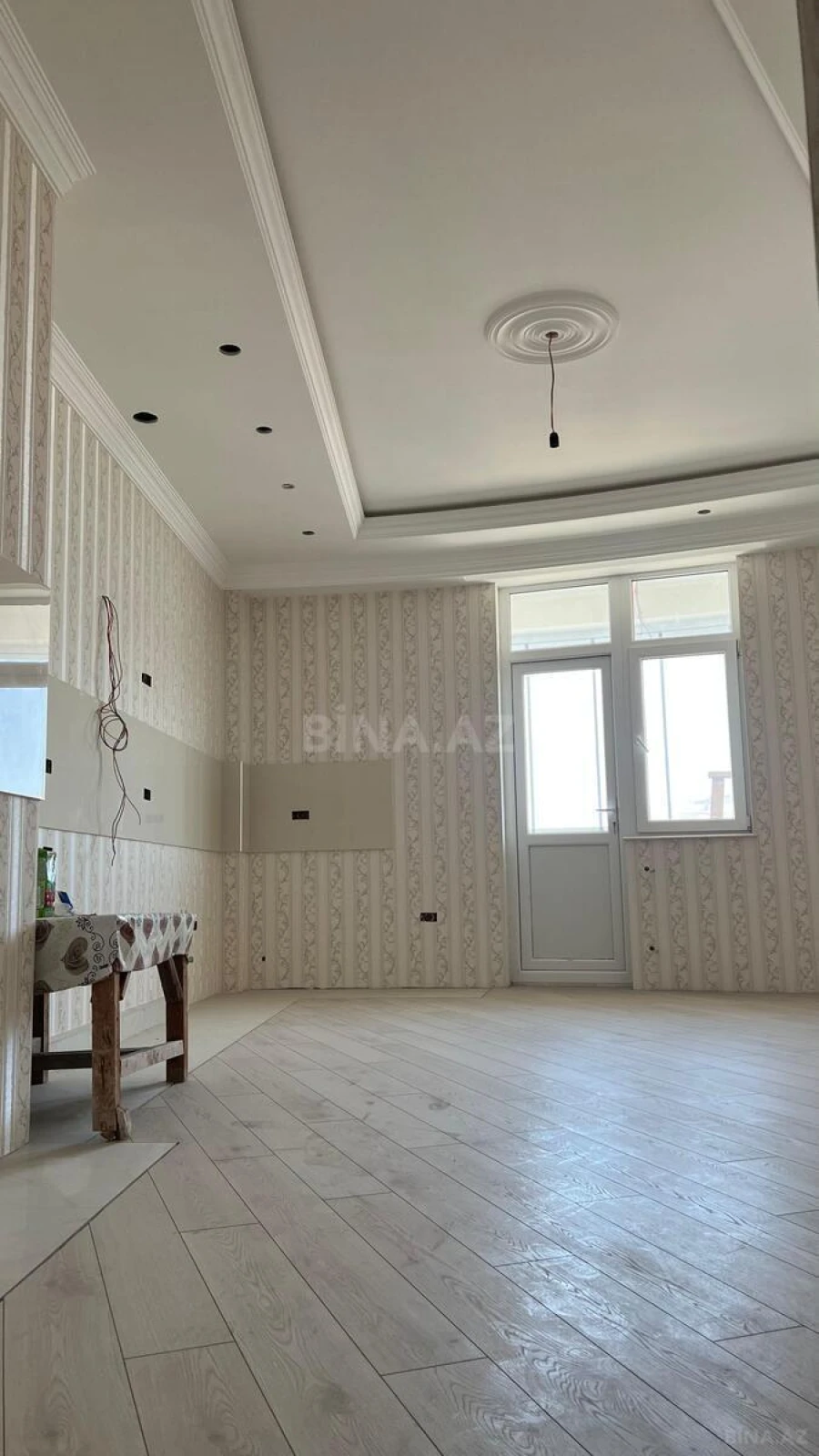 Satılır 3 otaqlı mənzil 155.6 m²