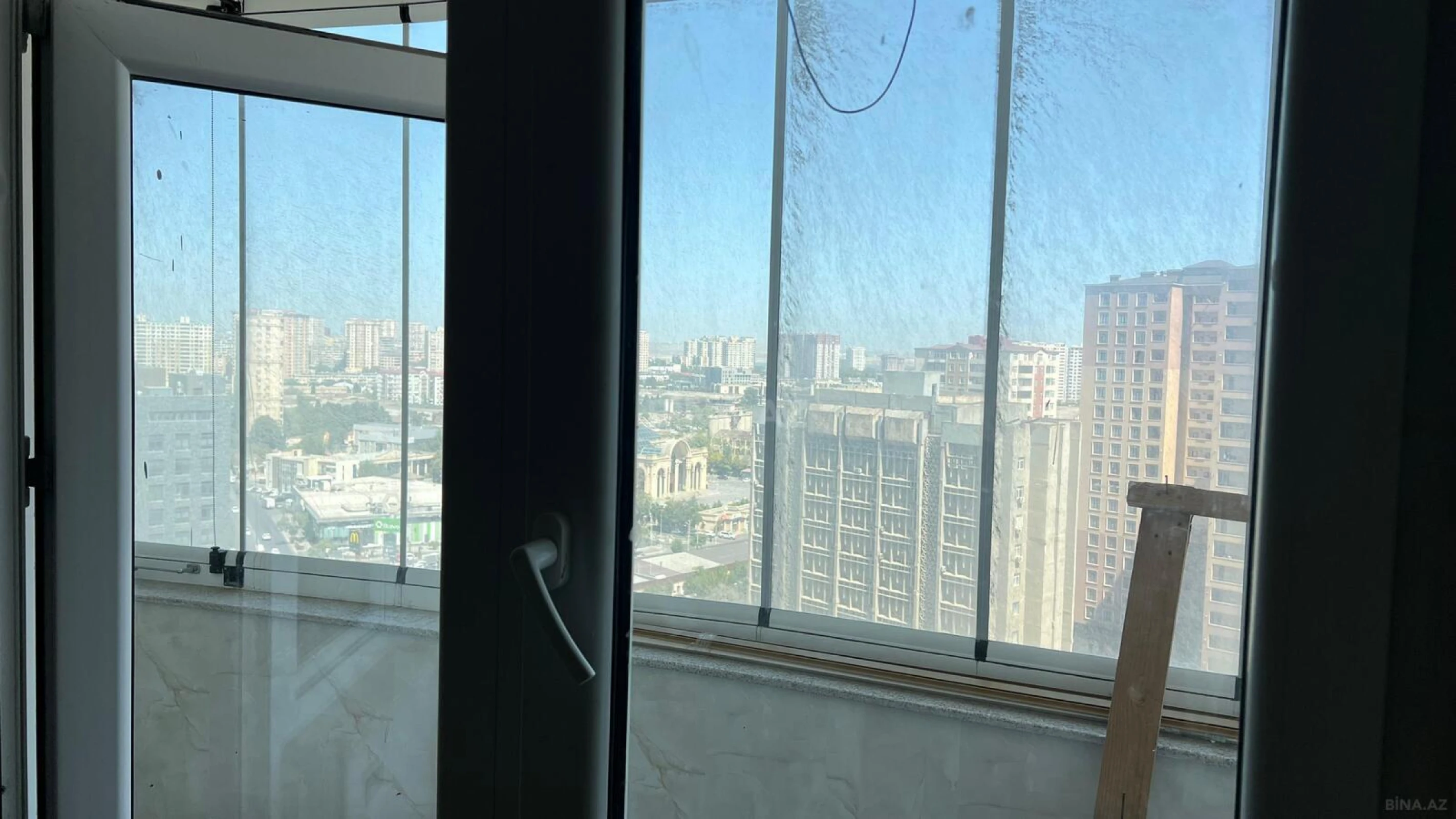 Satılır 3 otaqlı mənzil 155.6 m²