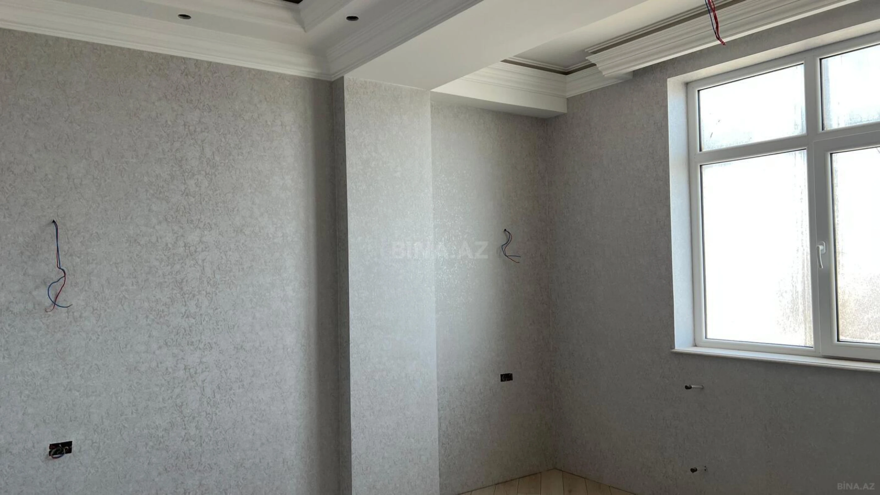 Satılır 3 otaqlı mənzil 155.6 m²