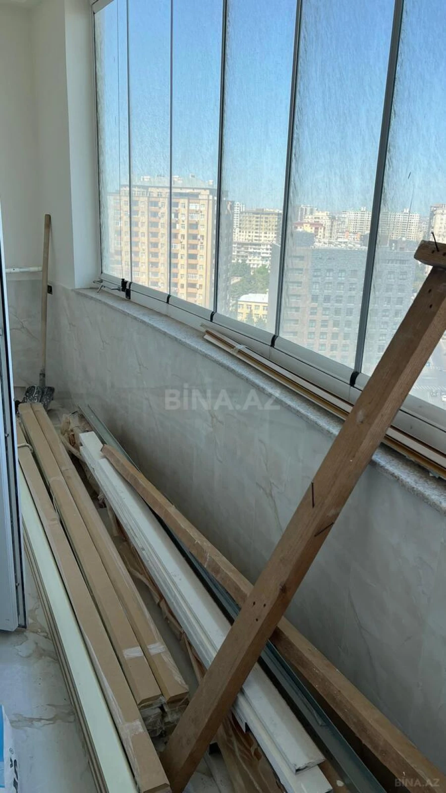 Satılır 3 otaqlı mənzil 155.6 m²