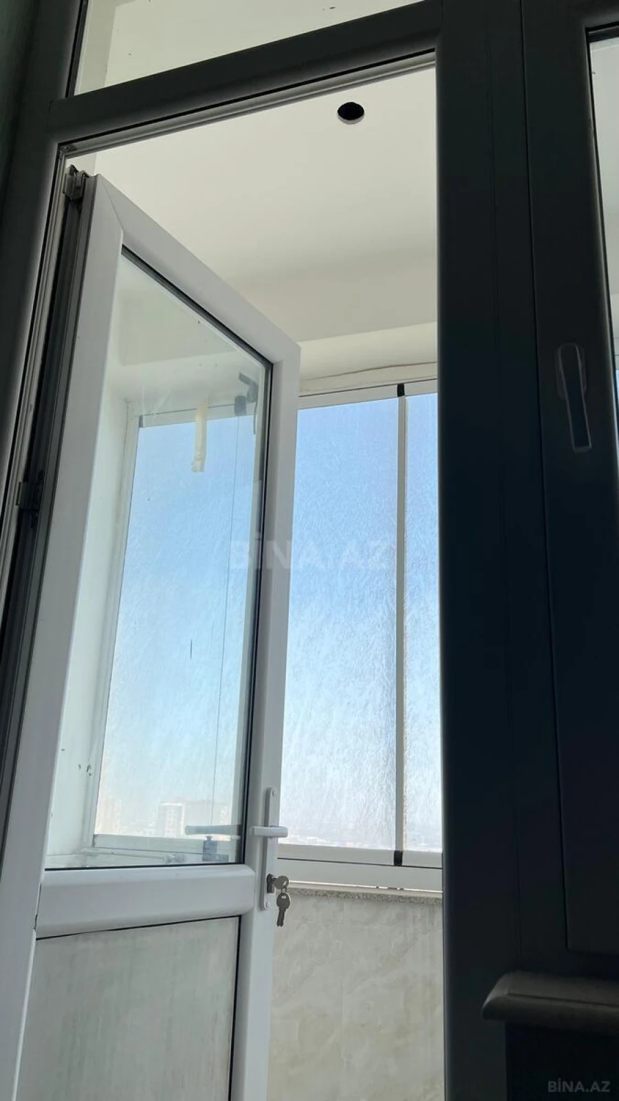 Satılır 3 otaqlı mənzil 155.6 m²