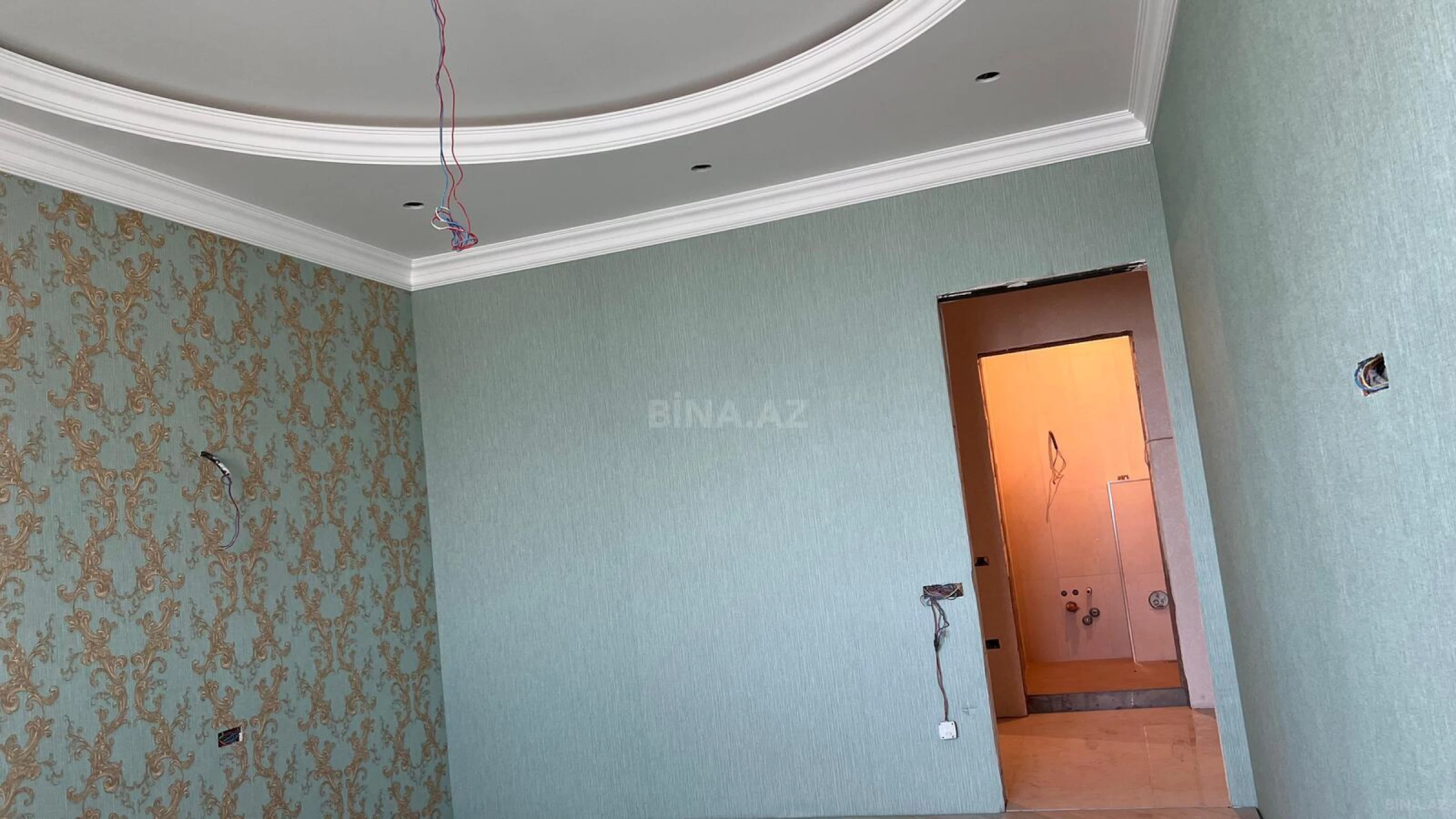 Satılır 3 otaqlı mənzil 155.6 m²