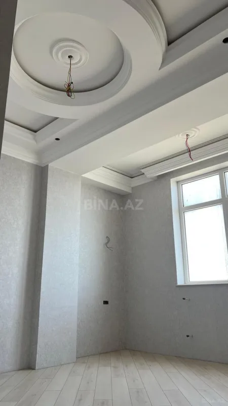 Satılır 3 otaqlı mənzil 155.6 m²