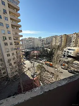 Satılır 4 otaqlı mənzil 100 m²
