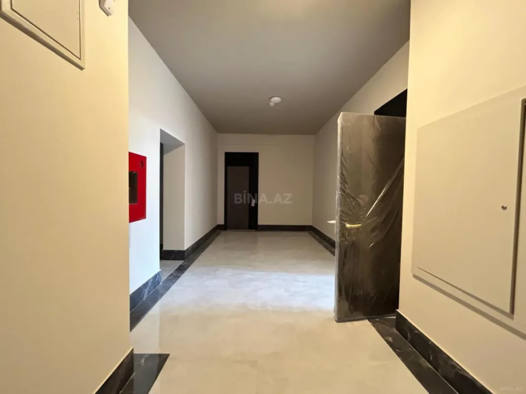 Satılır 4 otaqlı mənzil 181 m²