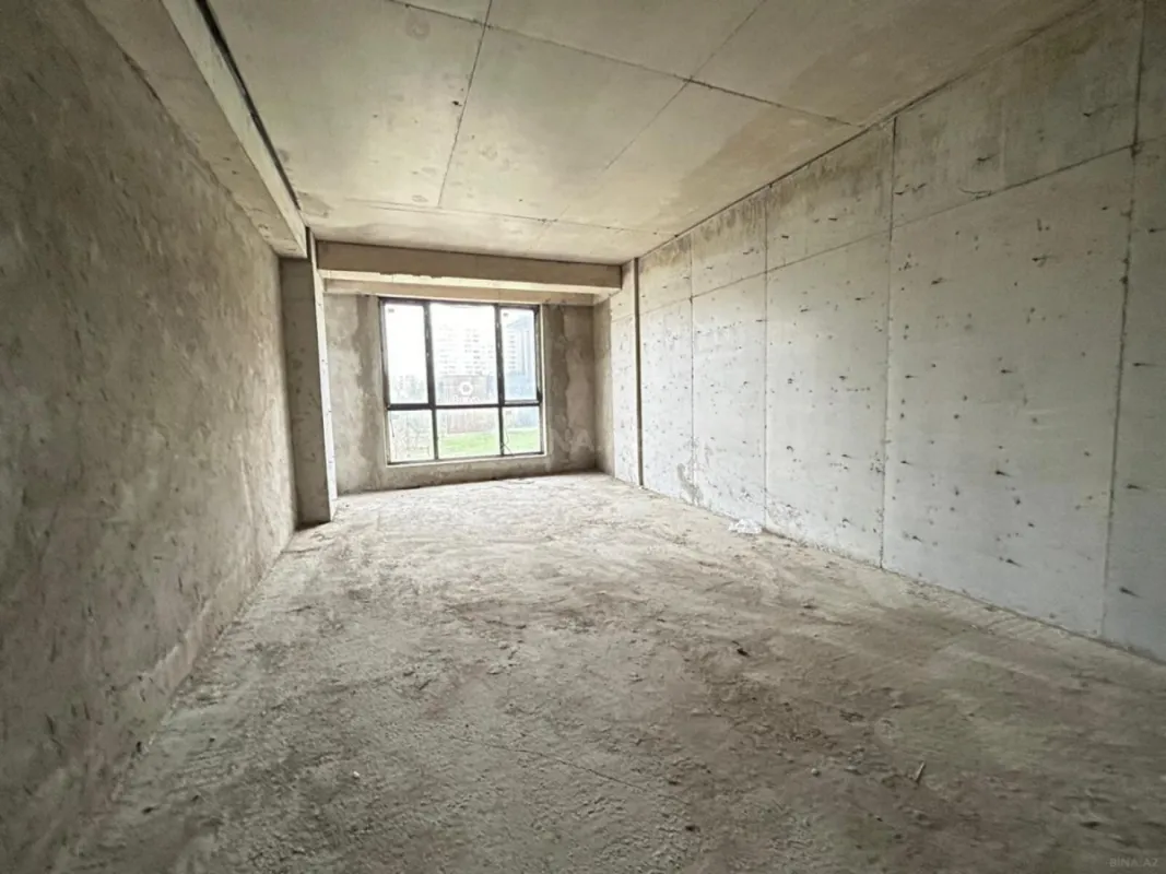 Satılır 4 otaqlı mənzil 181 m²