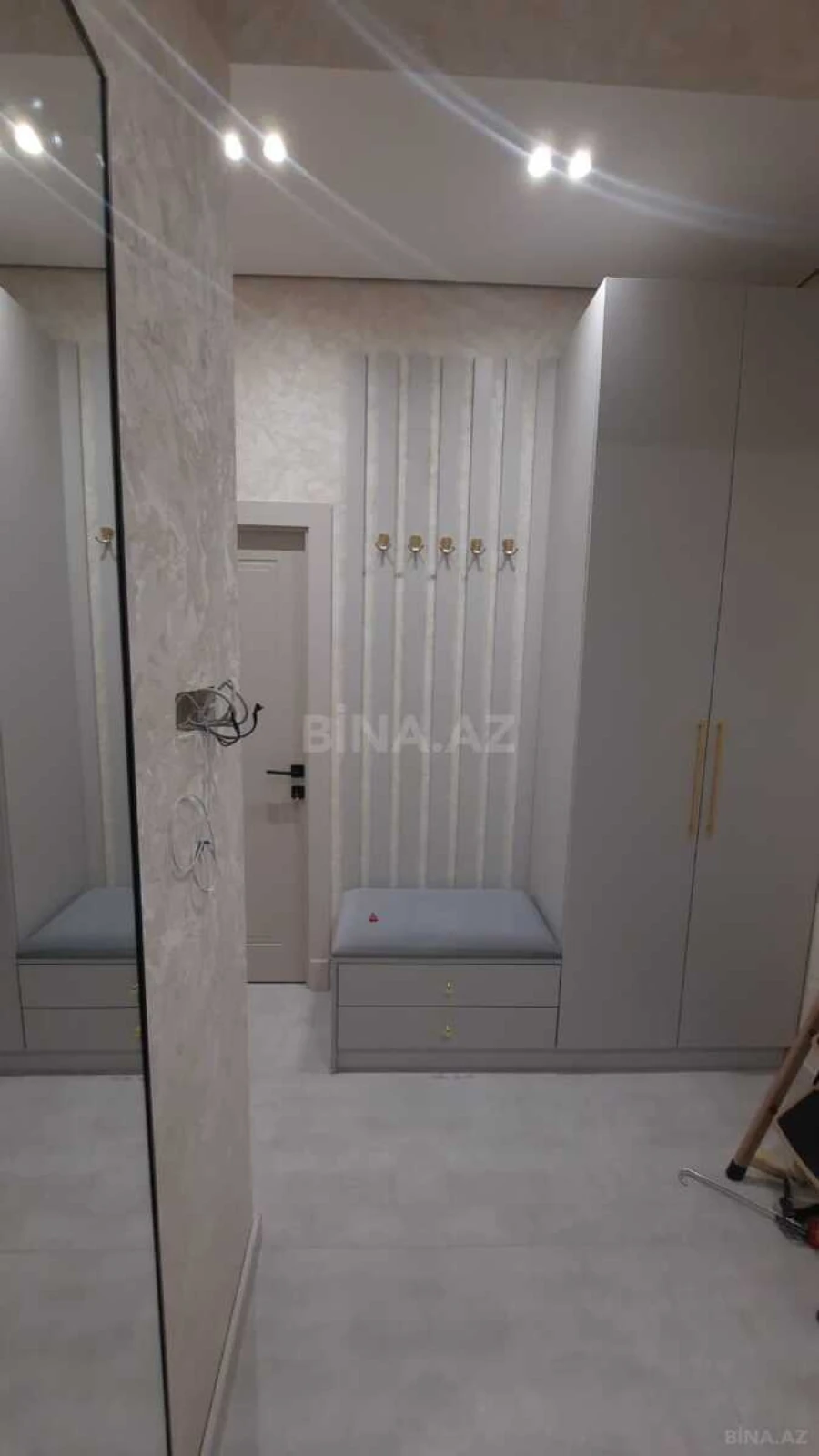 Satılır 2 otaqlı mənzil 65 m²