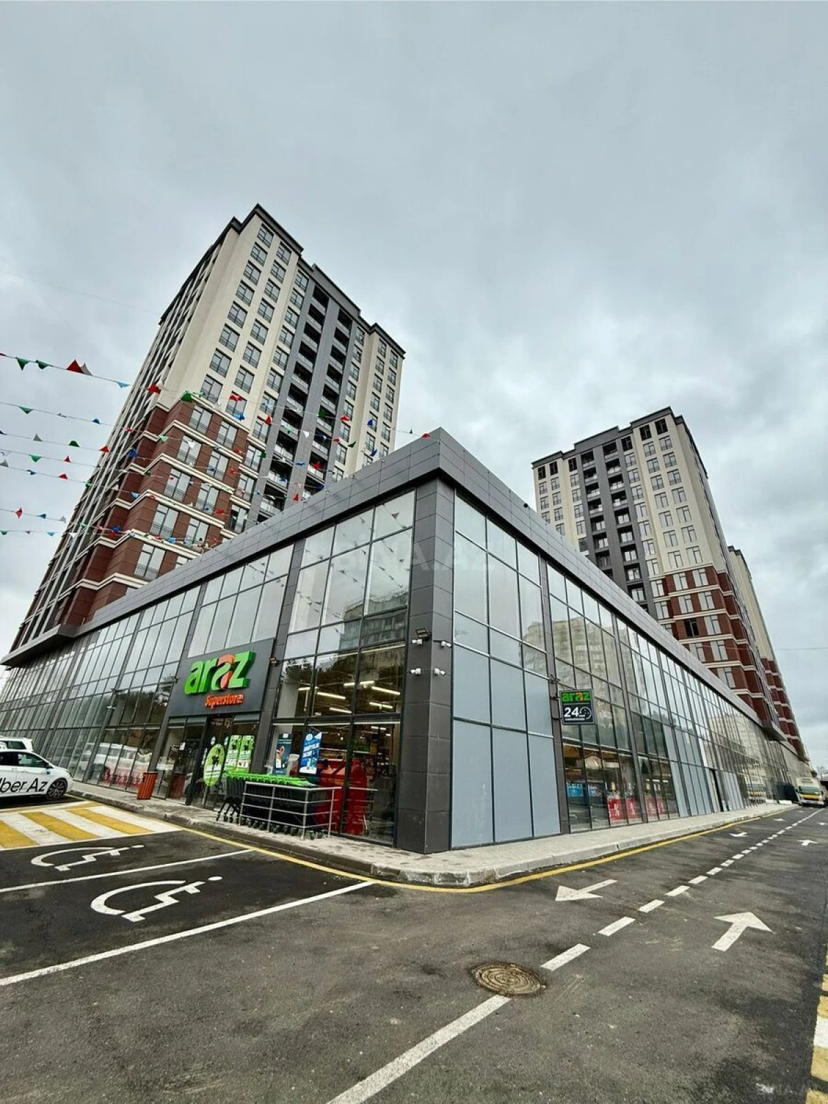 Satılır 2 otaqlı mənzil 65 m²