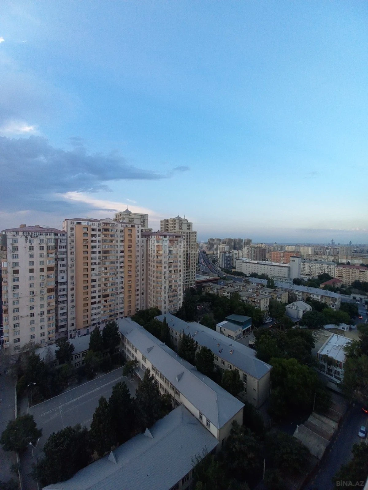 Satılır 3 otaqlı mənzil 117 m²