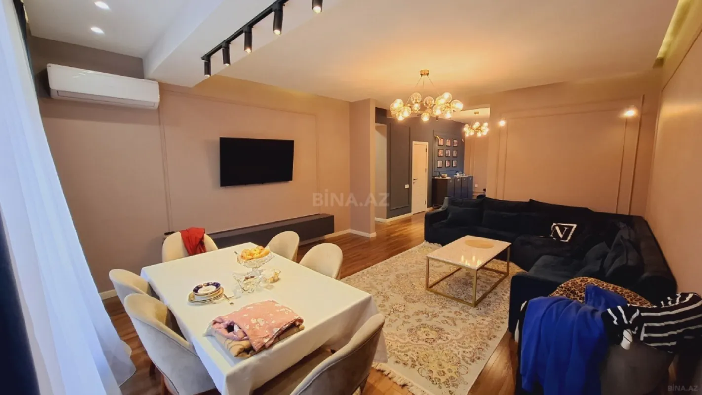 Satılır 3 otaqlı mənzil 117 m²