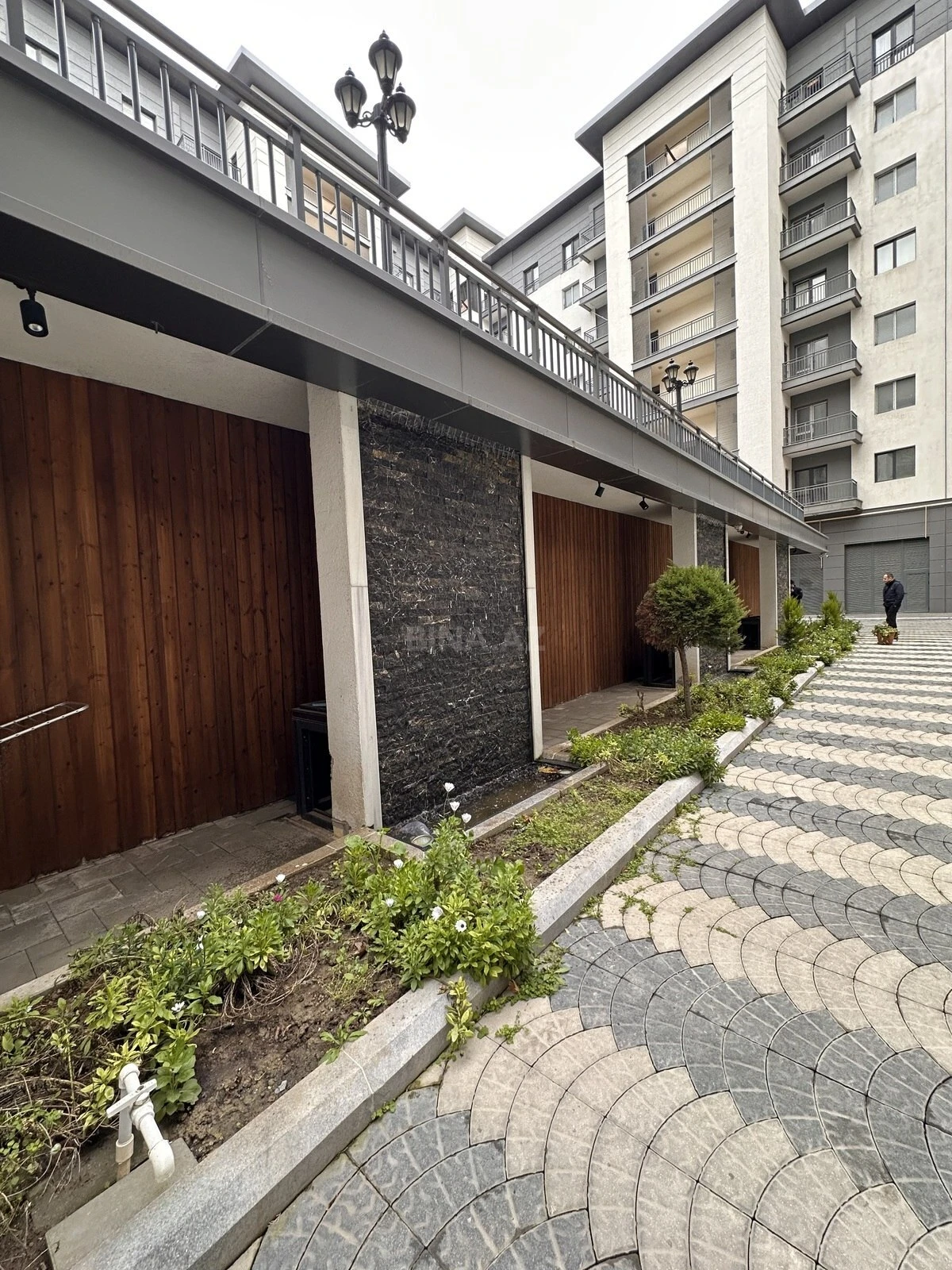 Satılır 3 otaqlı mənzil 146 m²