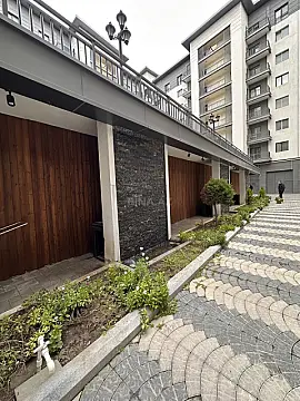 Satılır 3 otaqlı mənzil 146 m²