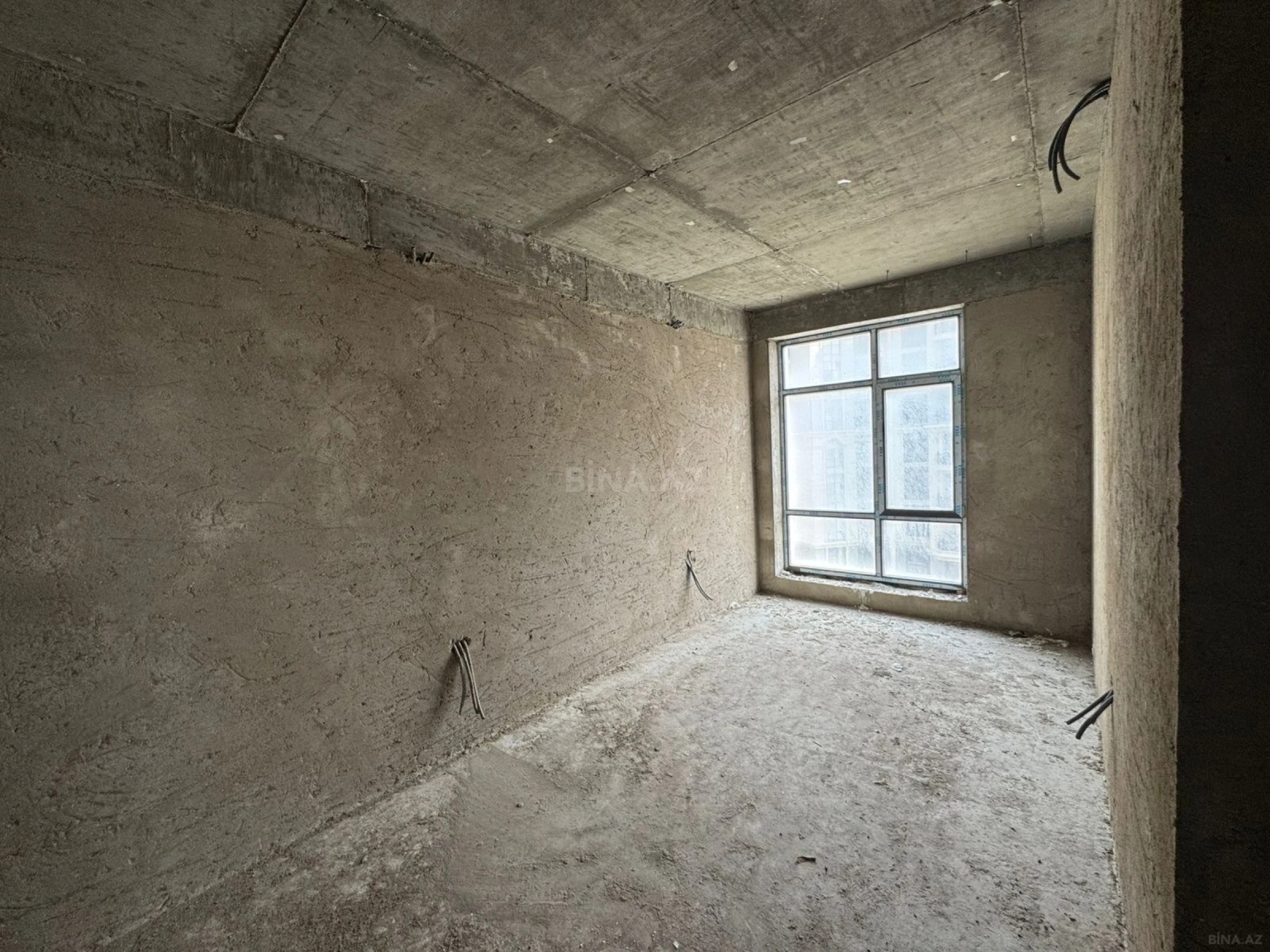 Satılır 3 otaqlı mənzil 146 m²