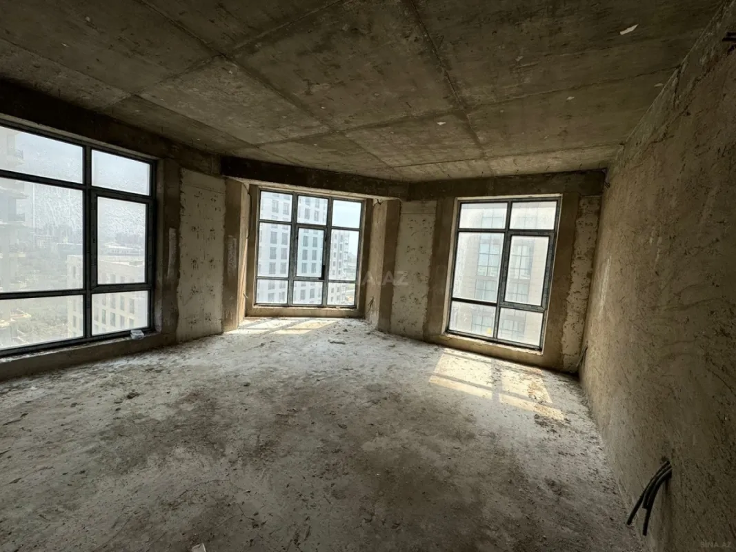 Satılır 3 otaqlı mənzil 146 m²