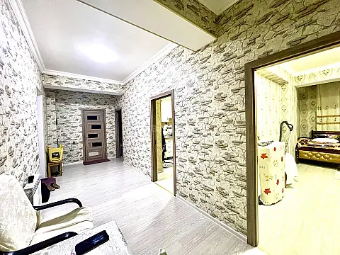 Satılır 2 otaqlı mənzil 92 m²