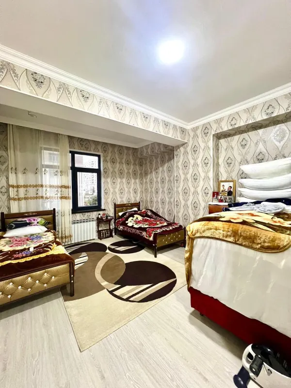 Satılır 2 otaqlı mənzil 92 m²