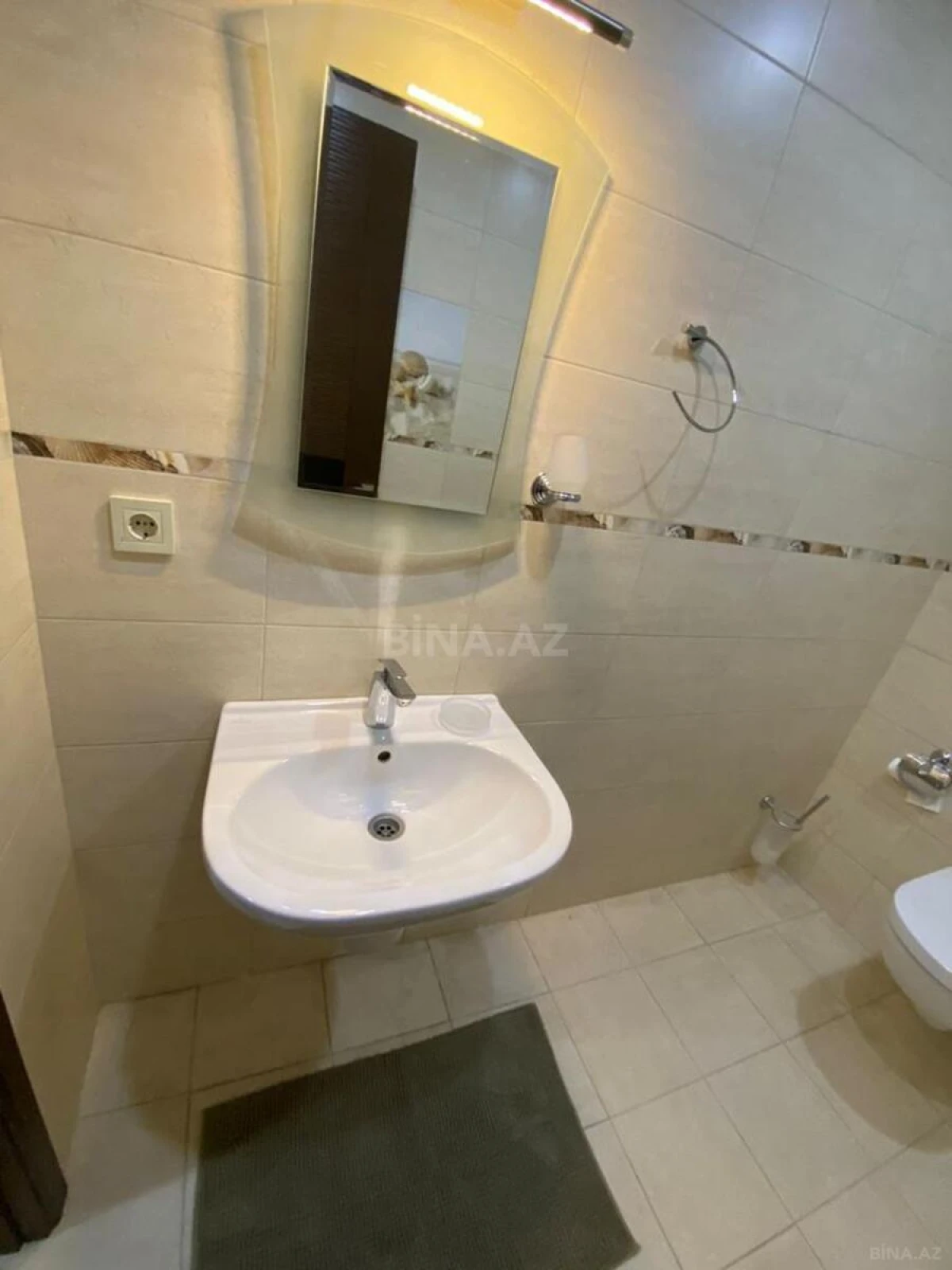 Kirayə verilir 2 otaqlı mənzil 91 m²