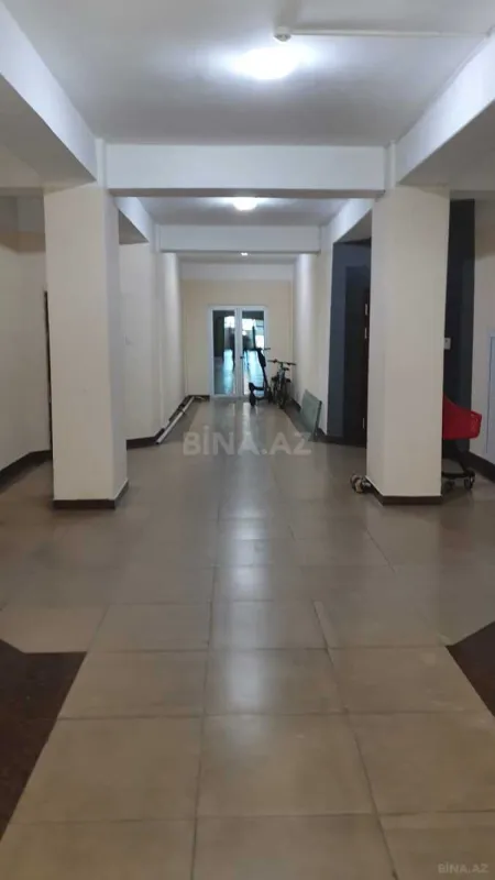 Satılır 4 otaqlı mənzil 205 m²