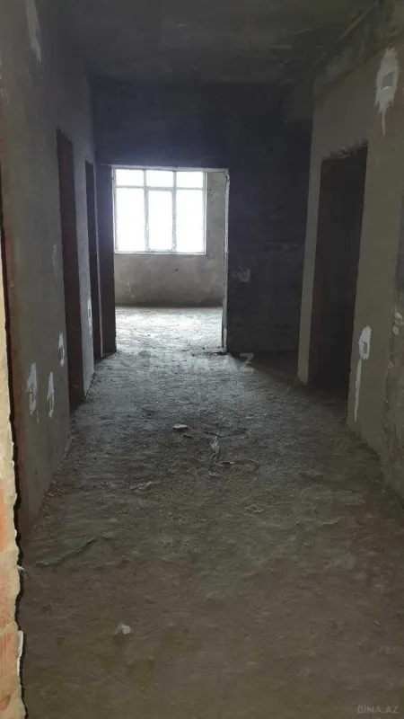 Satılır 4 otaqlı mənzil 205 m²