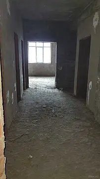 Satılır 4 otaqlı mənzil 205 m²