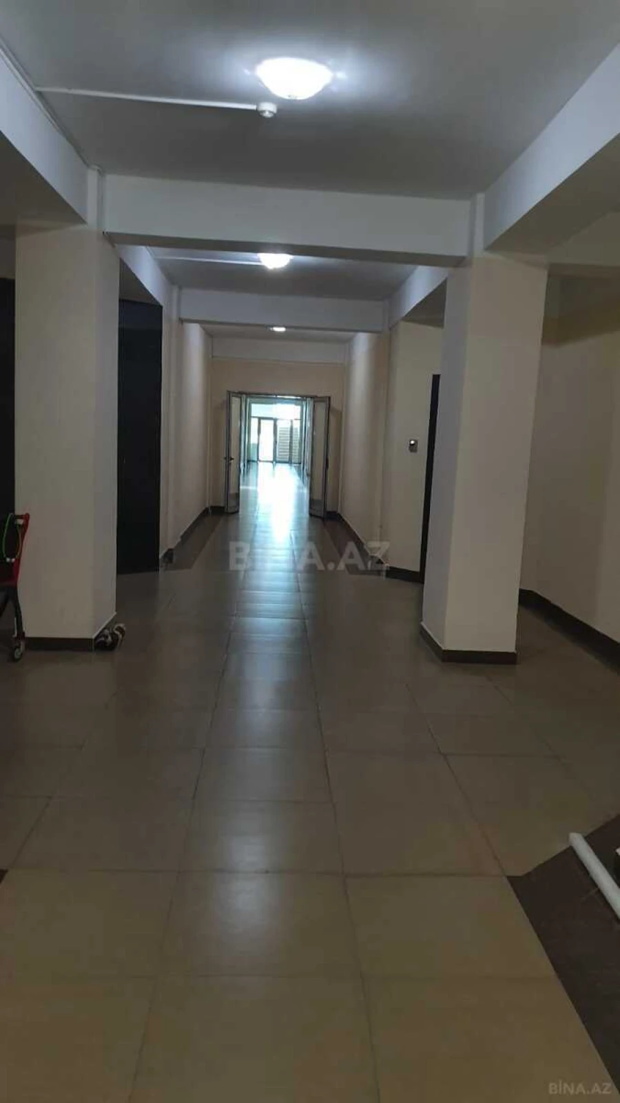 Satılır 4 otaqlı mənzil 205 m²