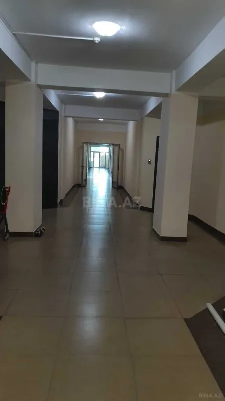 Satılır 4 otaqlı mənzil 205 m²