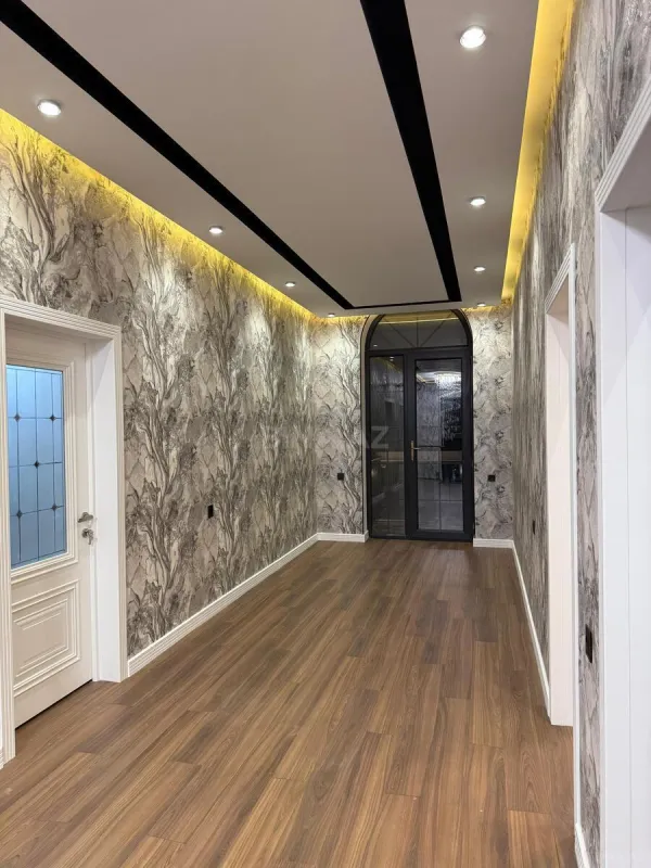 Satılır 8 otaqlı həyət evi 500 m²