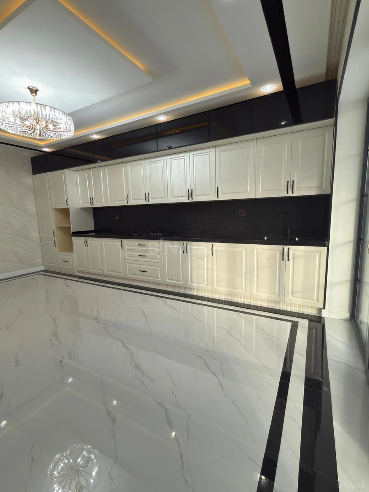 Satılır 8 otaqlı həyət evi 500 m²