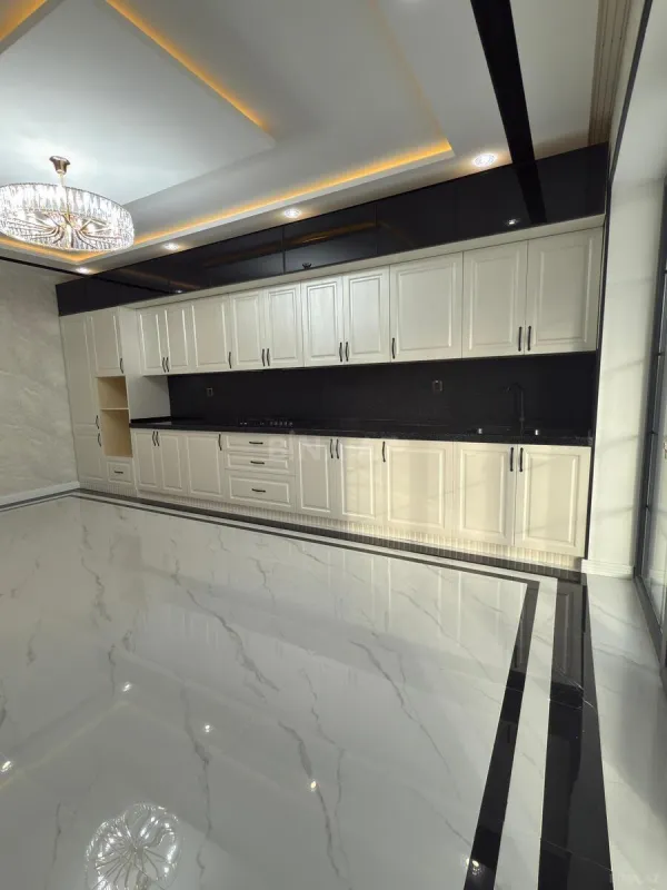 Satılır 8 otaqlı həyət evi 500 m²