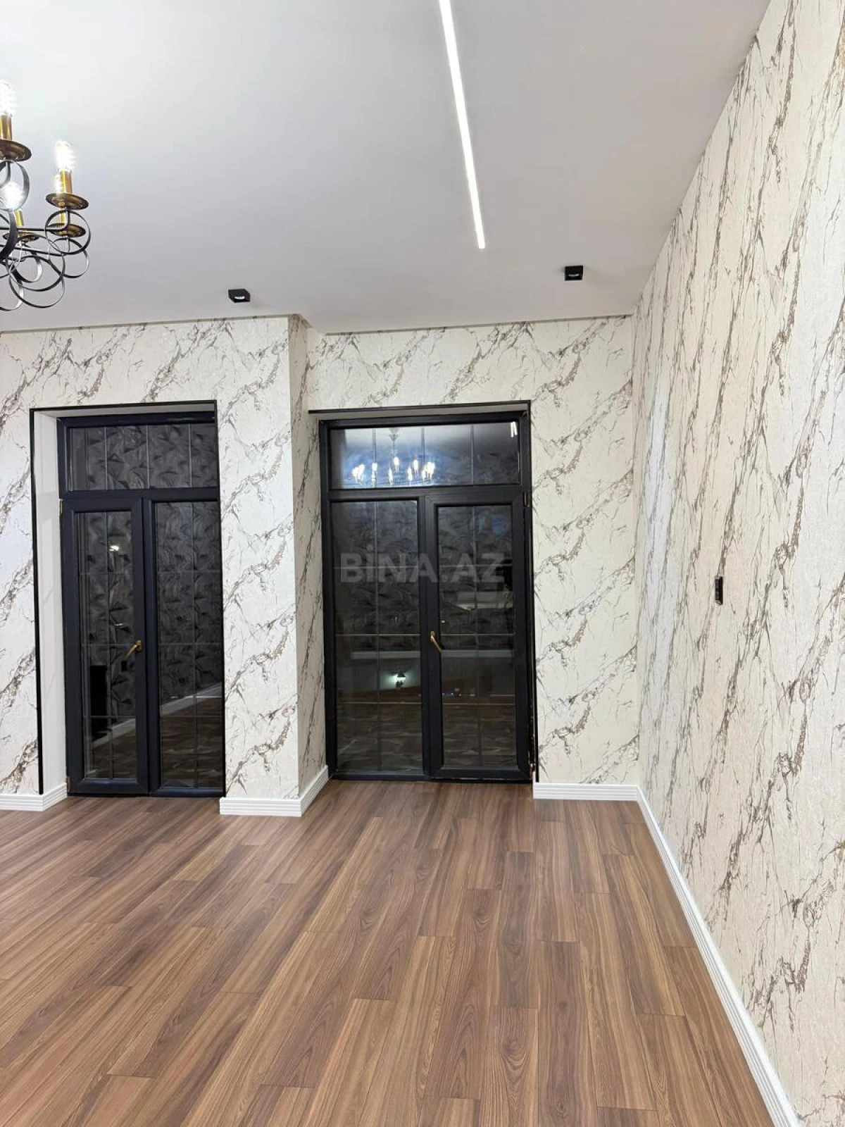 Satılır 8 otaqlı həyət evi 500 m²