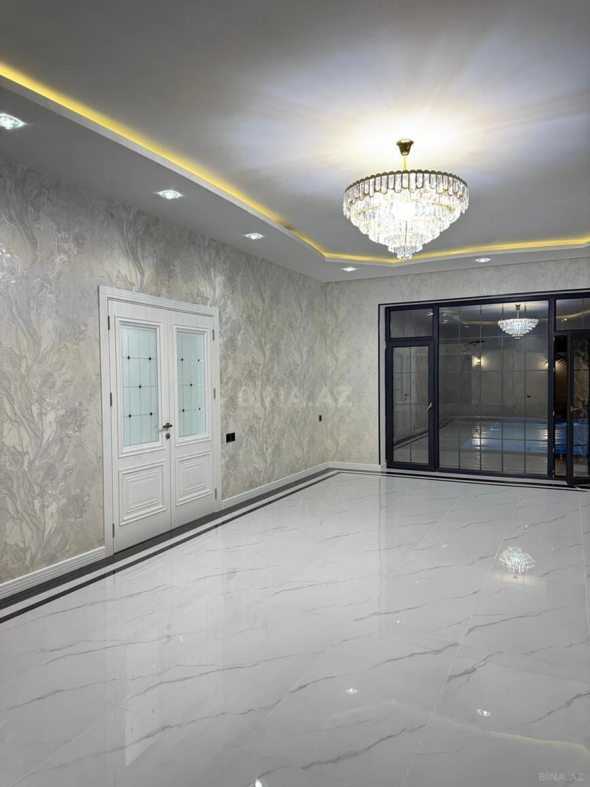 Satılır 8 otaqlı həyət evi 500 m²